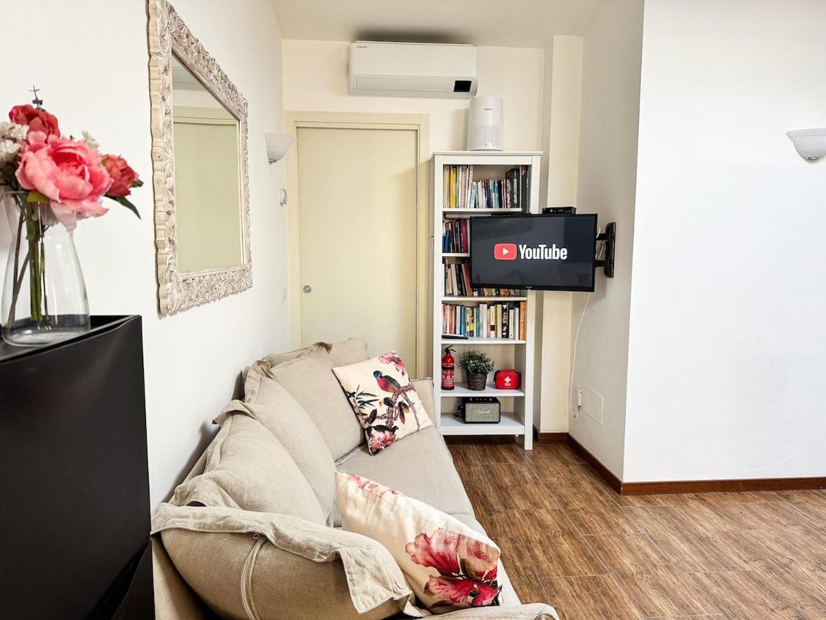 Appartamento Two-room 15 Minutes From The Duomo Milano